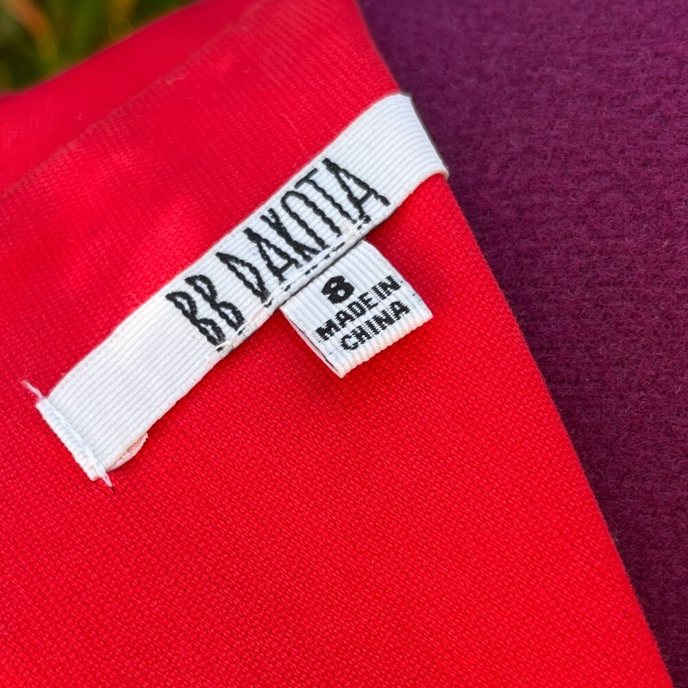 TOMATO RED Retro Fit and Flare Matte Red Dress with Belt Full Pleated Skirt sz 8 - Picture 5 of 8